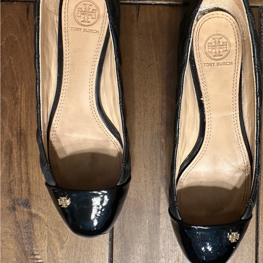 Black quilted Tory Burch Flats with patent leather toe, size 8.5 M.